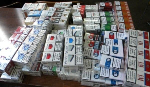 Bărbat de 69 de ani, prins de polițiștii din Dorohoi cu 100 de pachete de țigări pe care a spus că le-a cumpărat pentru consumul propriu