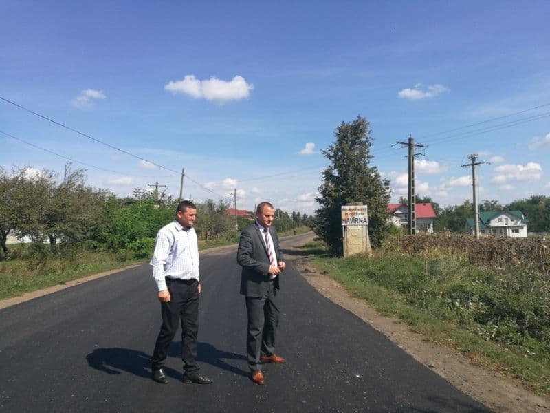 Au fost finalizate lucrările de asfaltare pe drumul județean DJ 293 Dumeni – Havârna - FOTO