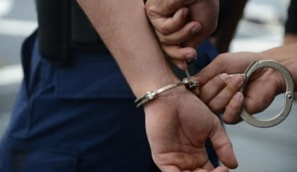 Botoșănean reţinut 24 de ore pentru viol cu o minoră de 15 ani