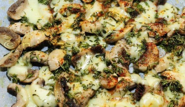 Ciuperci cu mozzarella și cimbru