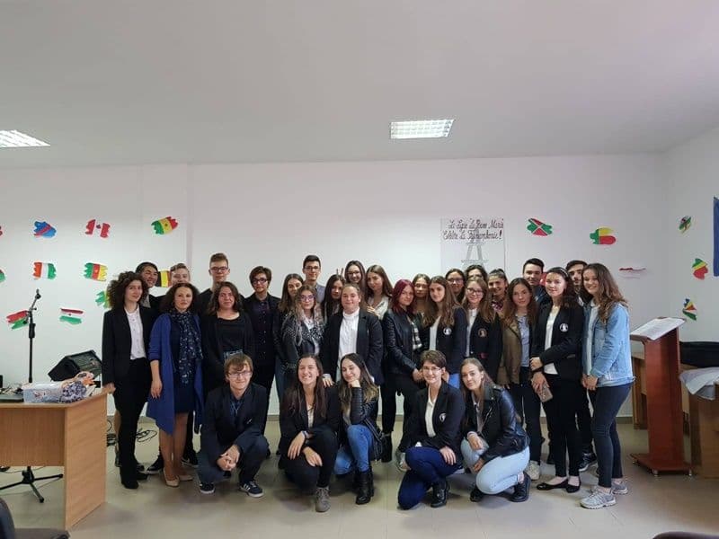 Parteneriat pentru educație de calitate - Liceul „Regina Maria” și Gimnaziul „Mihail Kogălniceanu” Dorohoi - FOTO