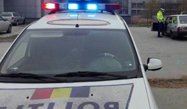 Dosar penal pentru un tânăr de 18 ani cu permisul suspendat prins în timp ce făcea raliu în buricul târgului