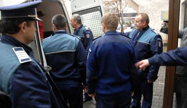Un bărbat din Răuseni, plasat în arest la domiciliu, a fost arestat după ce şi-a părăsit locuinţa