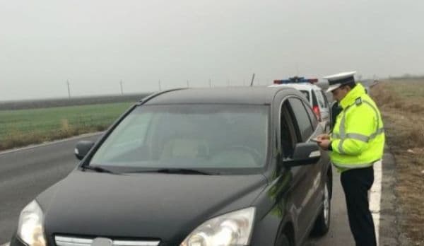 Autoturism „blindat” cu ţigări de contrabandă depistat la un control de rutină