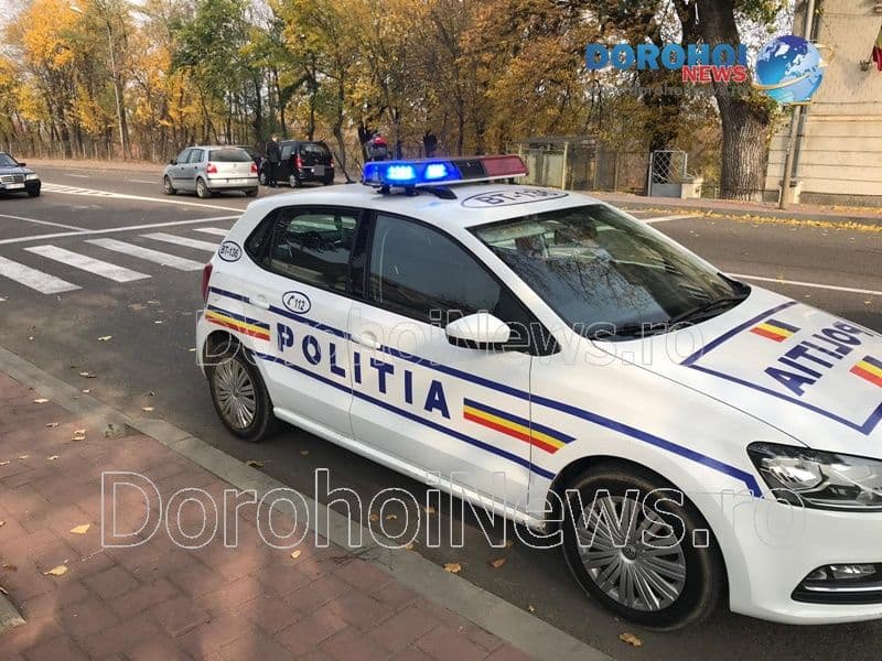 Accident pe Bulevardul Victoriei din Dorohoi: Femeie ajunsă la spital după impactul a două autoturisme - FOTO