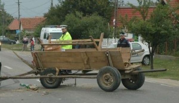 Accident între o căruţă şi o autoutilitară. Căruţaşul avea o alcoolemie de 1,15 mg/l în aerul expirat