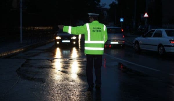 Au oprit o nenorocire! Ce grozăvie au descoperit polițiștii în trafic? S-au luat cu mâinile de cap!