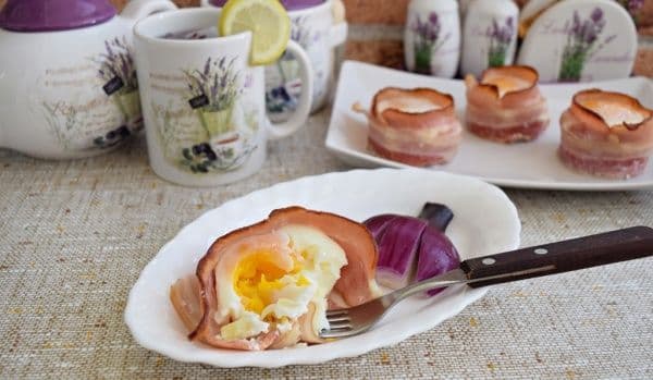 Ouă în cuib de bacon - FOTO
