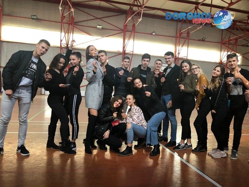 Emoții și perseverență în pregătirea Balului Bobocilor 2018 la Colegiul Național „Grigore Ghica” Dorohoi - FOTO
