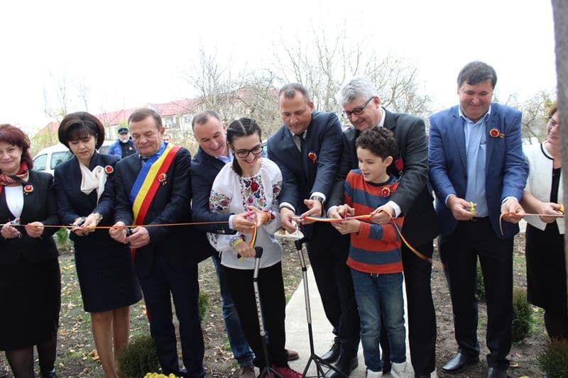 28 de copii s-au mutat în casă nouă la Dorohoi - FOTO