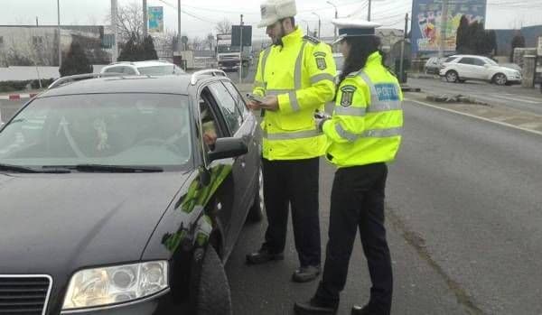 Razie într-o comună din Botoșani! Zeci de persoane, unităţi economice şi autovehicule verificate!