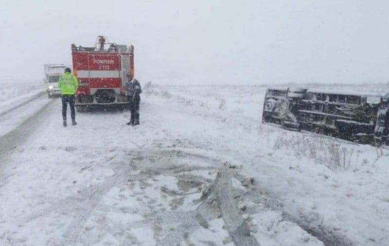 Grav accident pe drumul Botoșani-Flămânzi. O persoană a murit și alte cinci sunt rănite - FOTO