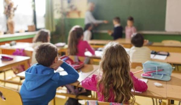 LA ȘCOALĂ CU BUCURIE! Proiect pentru sprijinirea tinerilor dezavantajați și integrarea lor în sistemul educațional derulat la Dorohoi