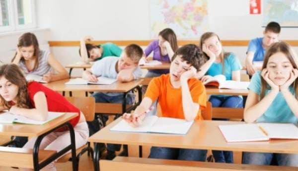 Tăiere drastică a orelor de școală. Cum se va modifica programul elevilor