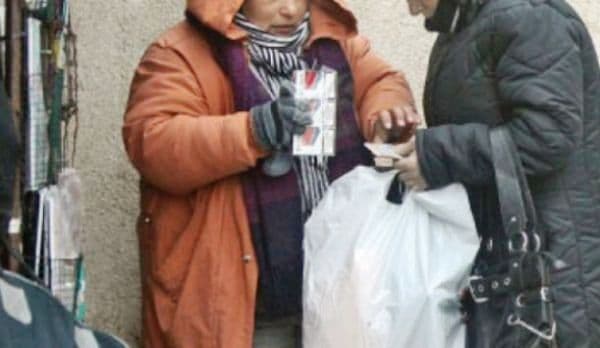 Vând țigări! Vând țigări! Cum s-a încheiat oferta unui traficant în Piața Centrală din Dorohoi?