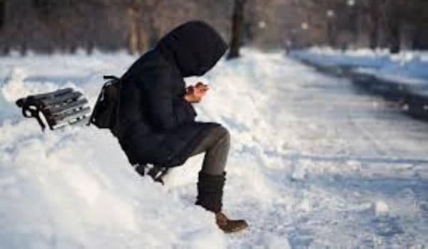 O masă de aer polar vine peste România. Temperaturile scad drastic și va ninge