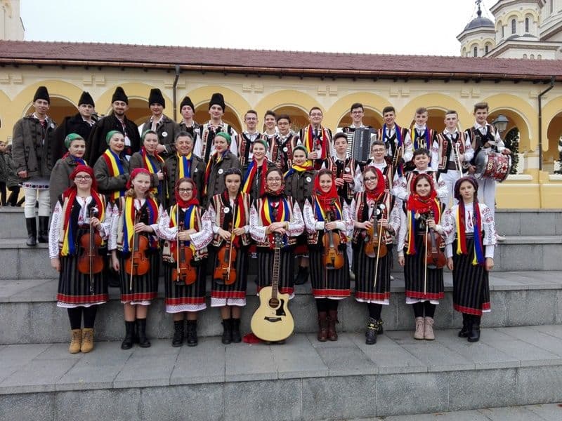 PREMIUL I pentru Ansamblul „MUGURELUL – MĂRGINEANCA” la Alba Iulia - FOTO