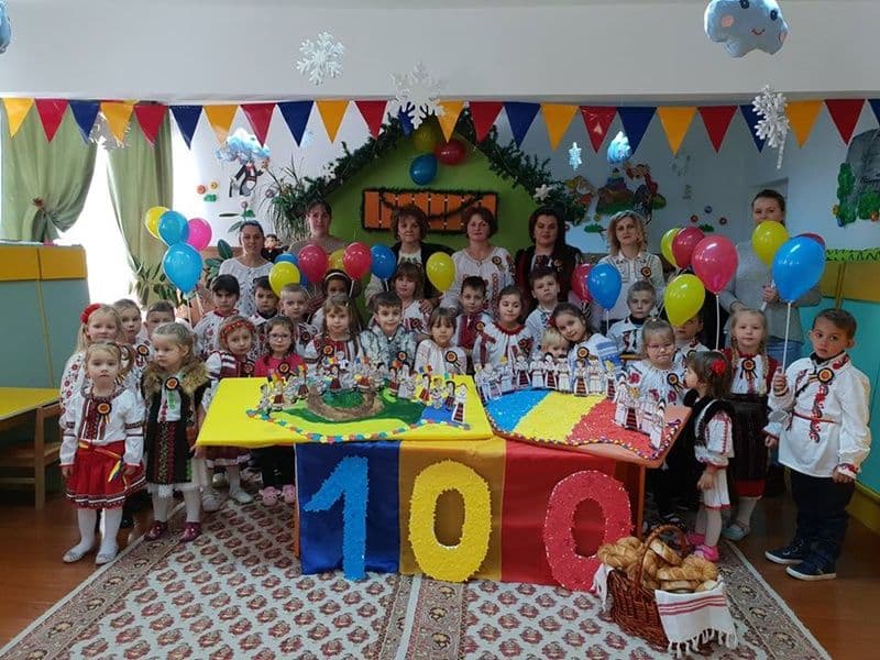 Centenarul Marii Uniri sărbătorit în cadrul proiectului „Sunt un pui de românaș!” la Grădinița cu P.P. „Albă ca Zăpada” Dorohoi - FOTO