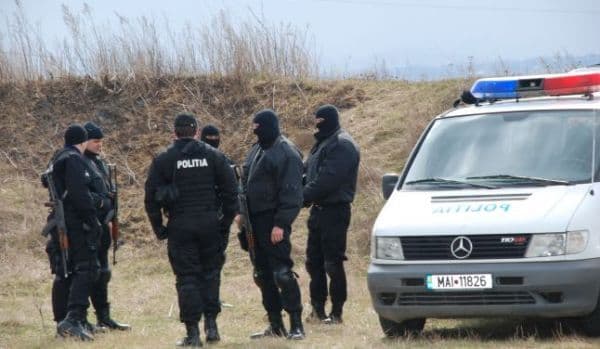 Mascații au descins în 7 locații din județul Botoșani privind o afacere cu carburanţi