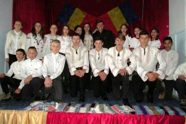 Sărbătorirea Centenarului Marii Uniri la Liceul Teoretic „Anastasie Bașotă” Pomârla - FOTO