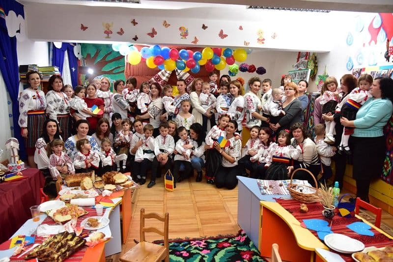 Celebrarea Centenarului Marii Uniri sărbătorit la Grădiniţa cu P.P. „Ştefan cel Mare şi Sfânt” Dorohoi „Mândri că suntem români!” - FOTO