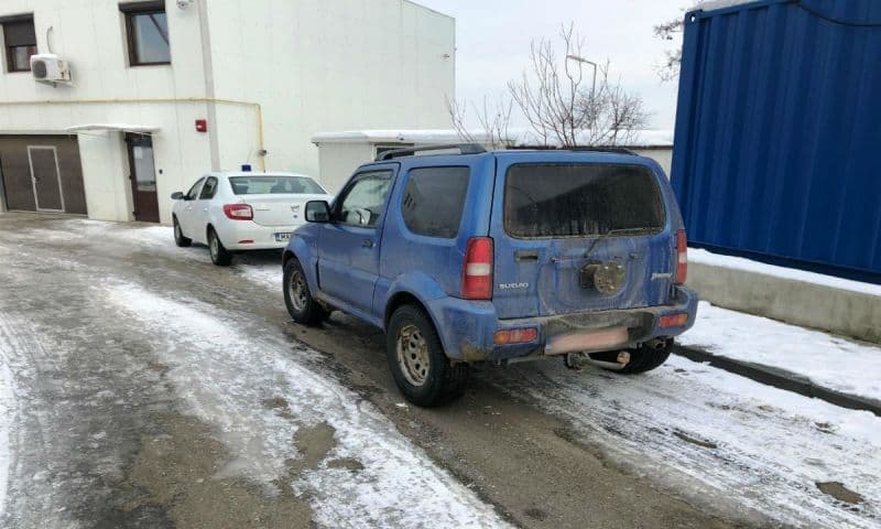 Suzuki cu numere expirate, depistat la Pomârla - FOTO