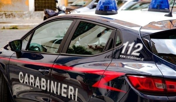 Un italian a sunat la poliție pentru că îl bătea soția româncă