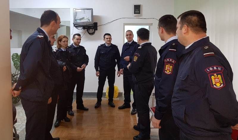În slujba cetățenilor până la capăt... Angajații ISU Botoșani donează astăzi sânge în cadrul Campaniei „Donează sânge, fii erou” - FOTO