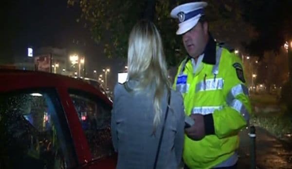 Mai mare ruşinea! Șoferiță prinsă beată la volan. Vezi ce alcoolemie avea!