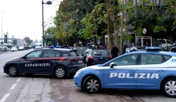 „Atenție, se controlează maşinile cu număr românesc!” Cum se avertizează românii din Italia după schimbarea codului rutier