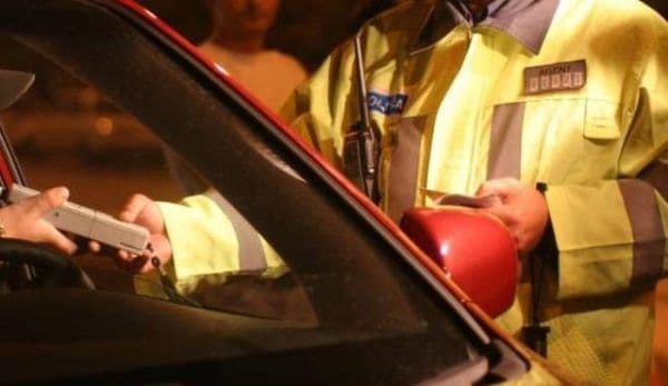 Un șofer cu „alcool la bord” și altul fără permis, depistați și „taxați” de polițiștii din Botoșani