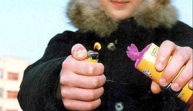 Copil de 11 ani prins de polițiști cu materiale pirotehnice