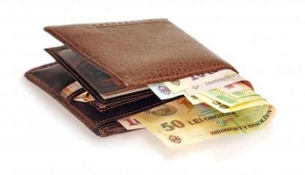 De la 1 ianuarie 2019, toţi bugetarii vor primi anual două salarii minime ca indemnizaţie de hrană