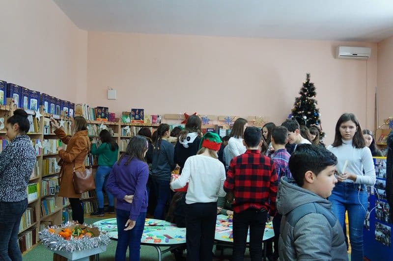 Târgul de Carte de Crăciun – un eveniment fundraising de succes la Biblioteca Municipală Dorohoi - FOTO