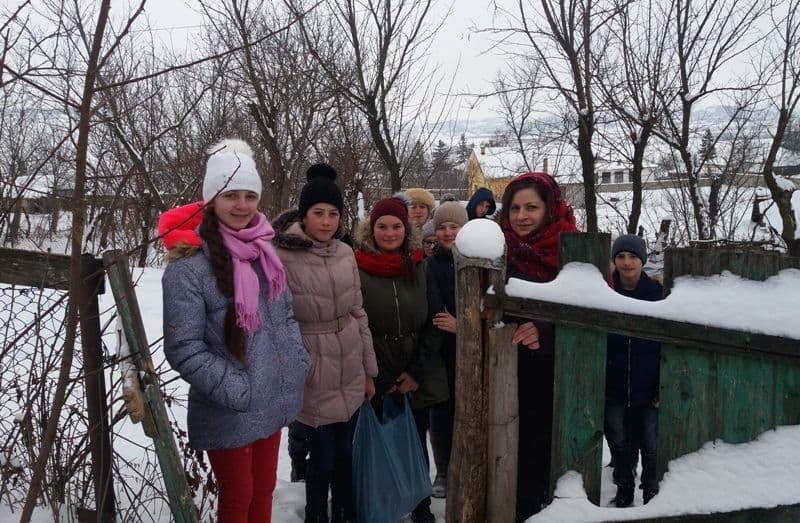 „Împreună pentru semenii noştri!” – Activitate de voluntariat la Şcoala Gimnazială Nr. 1 Corlăteni - FOTO