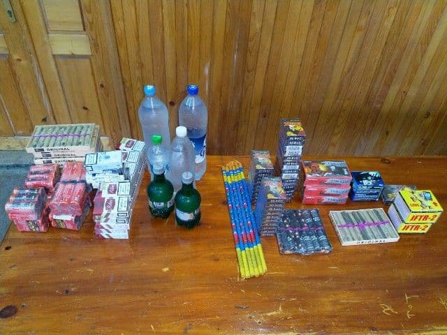 Petarde, pocnitori, țigări și brazi confiscați de jandarmi înainte de Crăciun - FOTO