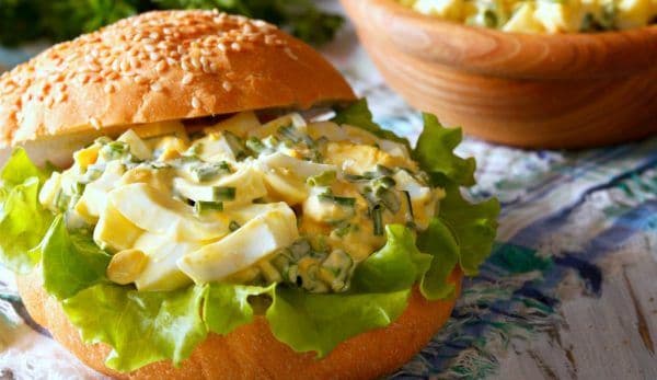 Salată de ouă