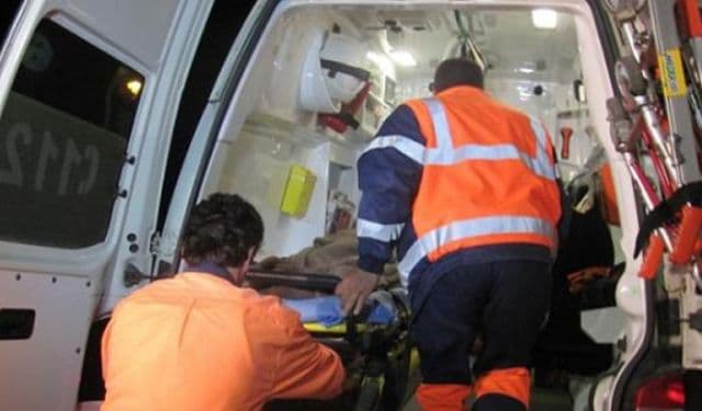 Ajuns la spital după ce a pierdut controlul volanului și a intrat cu mașina într-un șanț