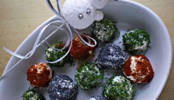 Biluțe festive de brânză