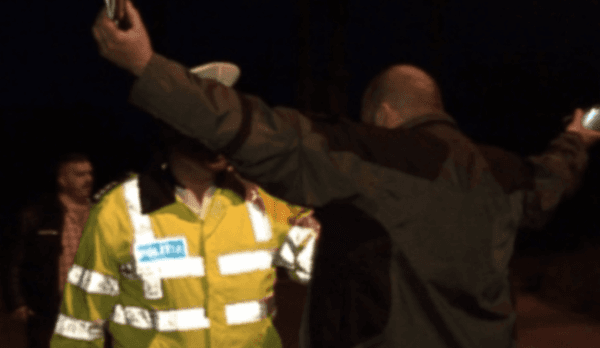 Trei tineri s-au ales cu dosar penal după o razie a poliției pe raza localităţii Vârfu Câmpului