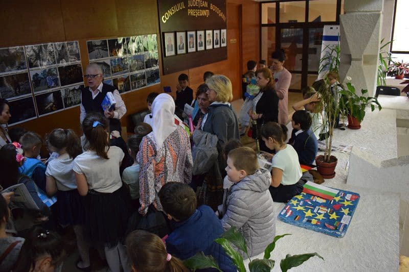 9 mai institutia prefectului 02