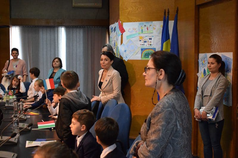 9 mai institutia prefectului 04