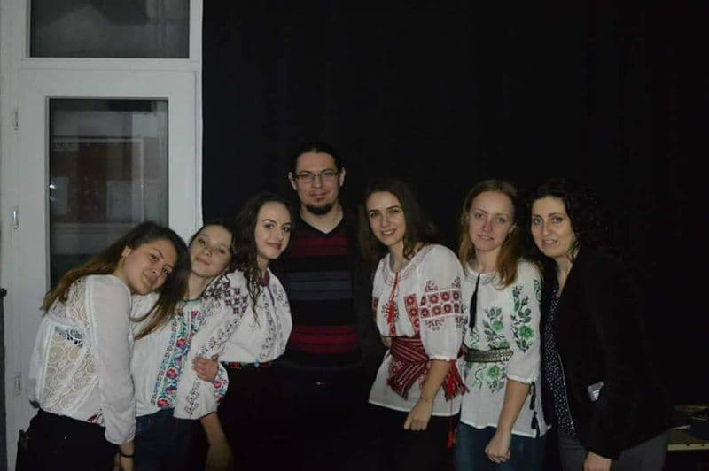 Hora prieteniei 08