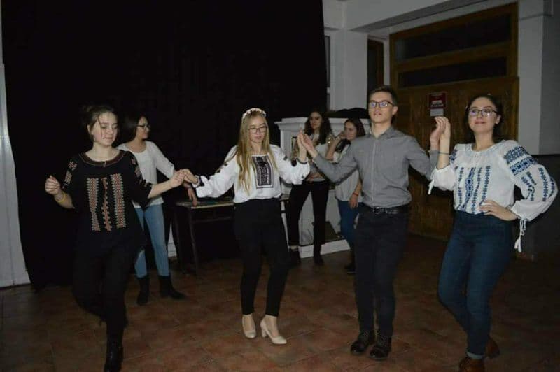 Hora prieteniei 09