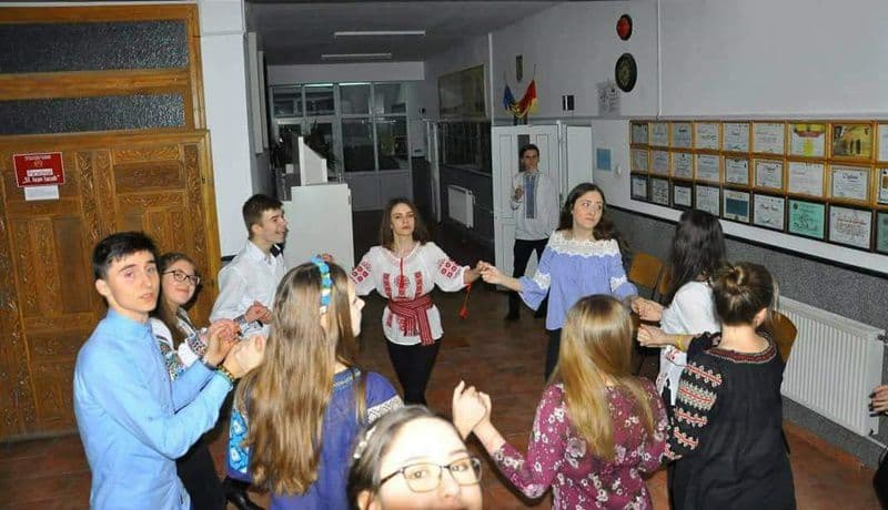 Hora prieteniei 15