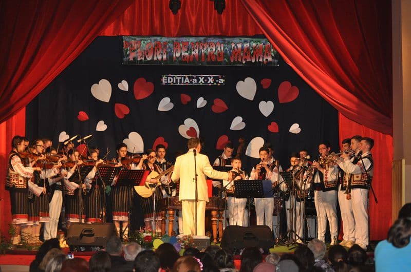 Flori pentru mama 2018_prima seara_09