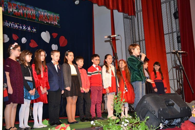 Flori pentru mama 2018_prima seara_14