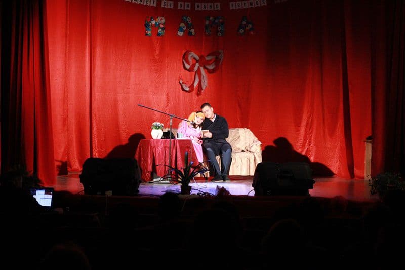 spectacol 8 martie la seminarul dorohoi 02