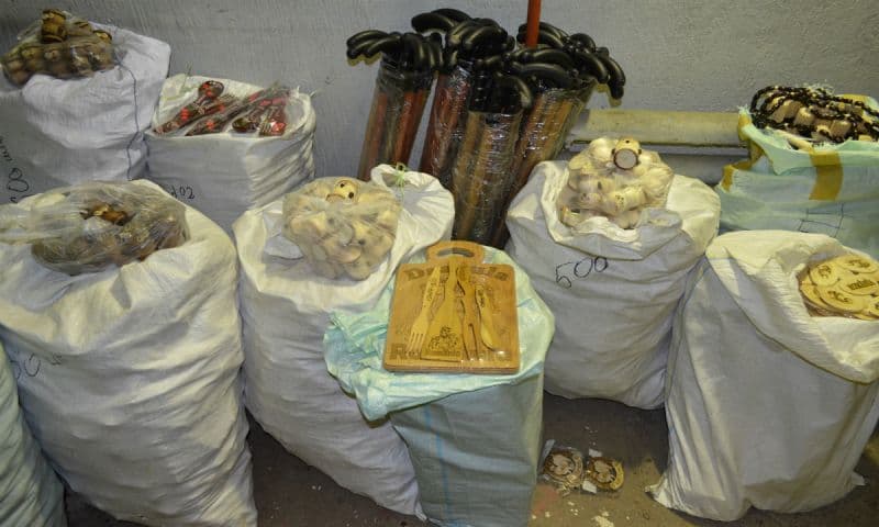 obiecte artizanale confiscate (2)