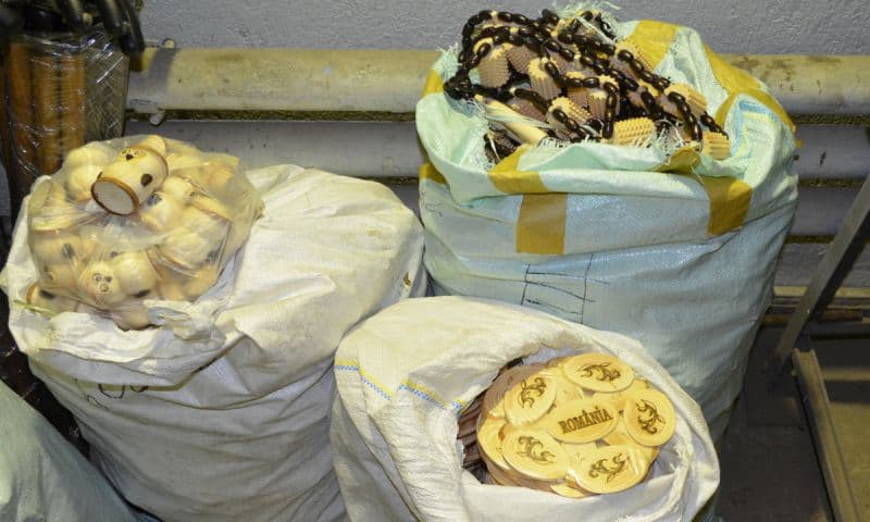 obiecte artizanale confiscate (3)